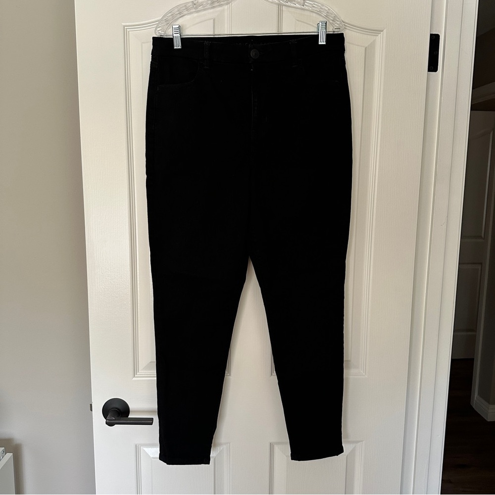 American Eagle Outfitters Curvy Hi-Rise Jegging Black